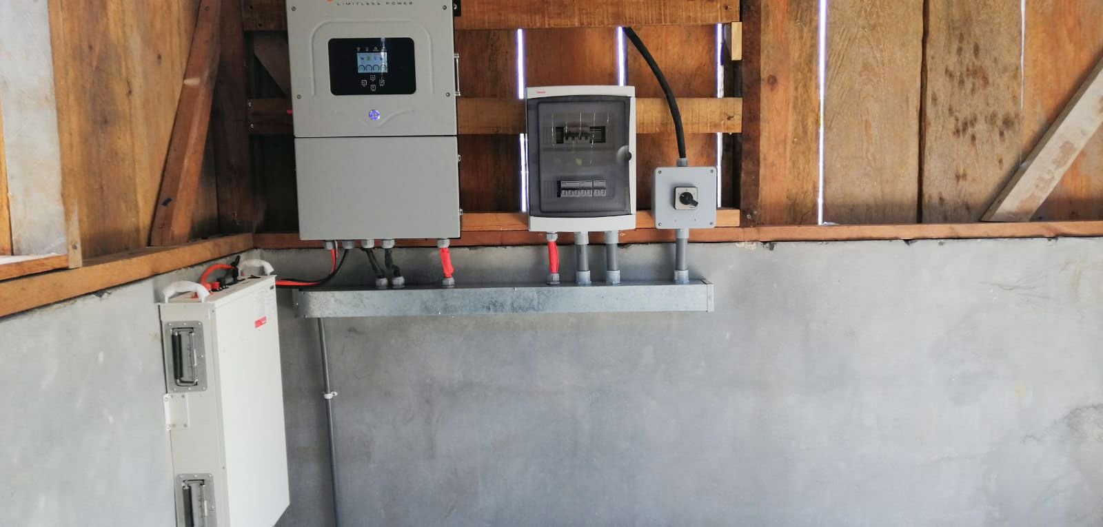 How simple a Pytes 48100R backed Solar-plus-Storage system can be