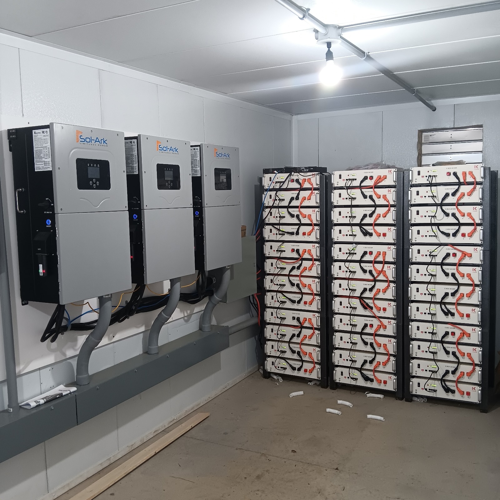 Pytes Batteries Powering a Successful Energy Storage Project at an Indiana Chicken Farm: A Cozy Home