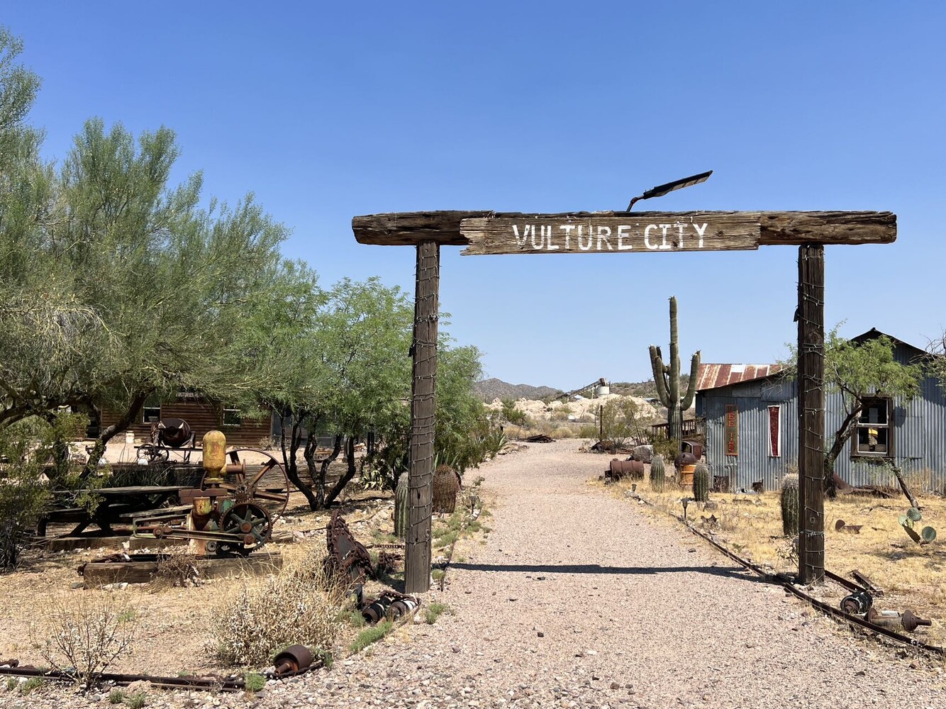 Desert Resort Finds Power Freedom under the Arizona Sun