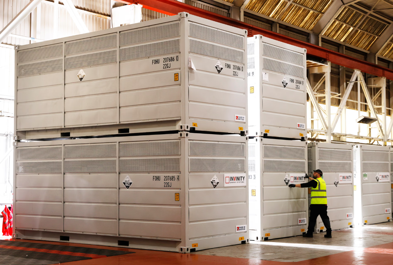 UK Renewable Energy Project Approvals Hit Record High in 2025: What This Means for Energy Storage and the Role of Pytes