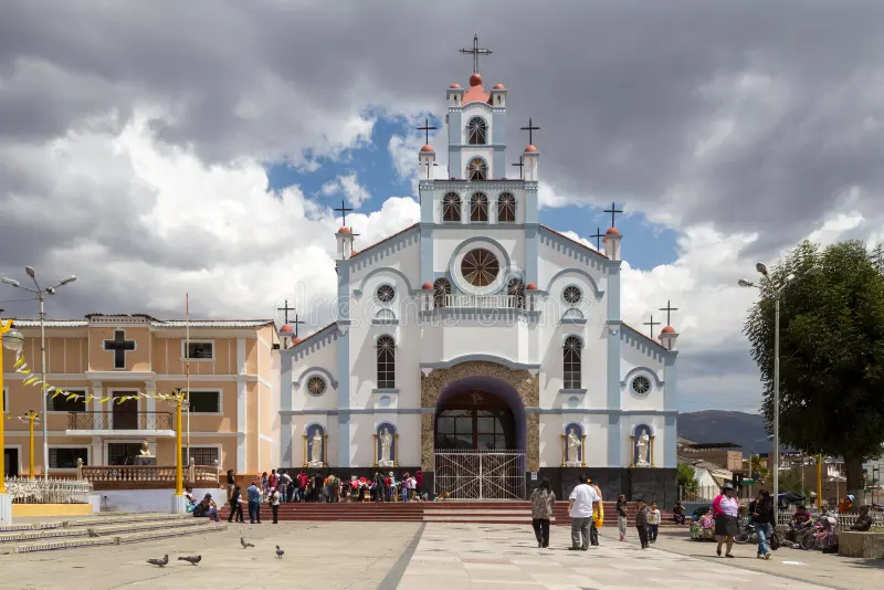 huaraz-peru-september-exterior-view-church-soledad-people-front-117523486.webp